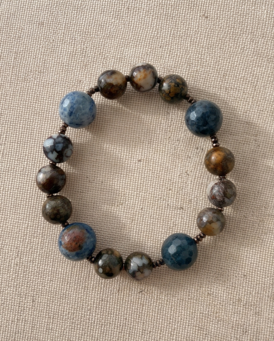 Bransoletka-z-Durmotierytow-i-brazowego-Opal.PNG