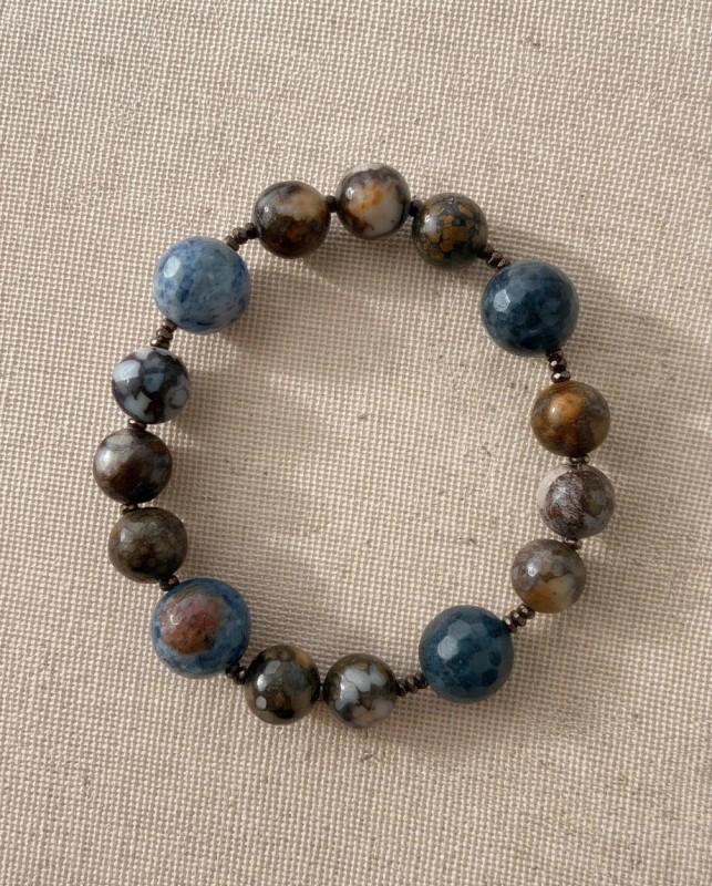 Bransoletka-z-Durmotierytow-i-brazowego-Opal.PNG